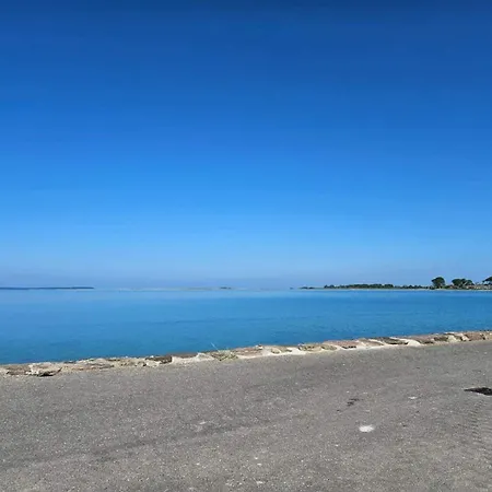 شقة 5 Person In بوجنسي